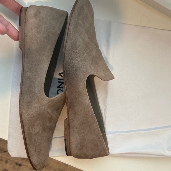 VINCE Women's Taupe Suede Flats, sz 8.5 - Picture 4 of 7